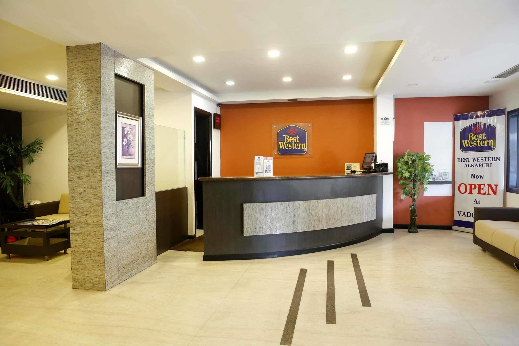 Best Western Yuvraj Surat Exterior photo